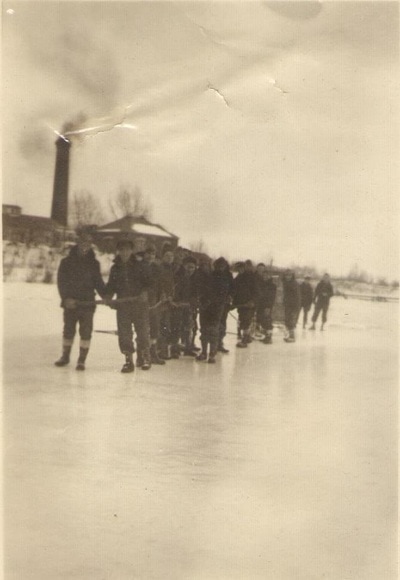 Pike County, Indiana, Unidentified Groups/Couples, Group of Children on Ice