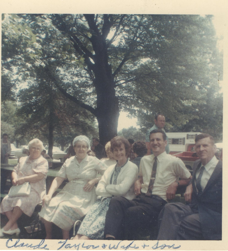 Pike County, Indiana, Robert R. Davis Family, Group Seated, Claude Taylor & Wade & Son