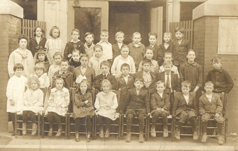 Pike County, Indiana, Robert R. Davis Family, Group School Photo