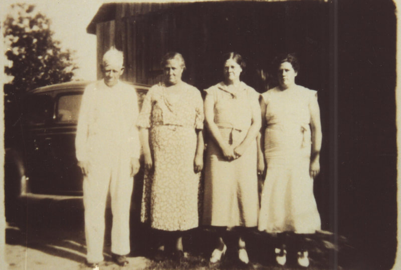 Pike County, Indiana, Morton Family, Group Family Photo In Front of Car, Charles, Bertha, Isabelle Wilder