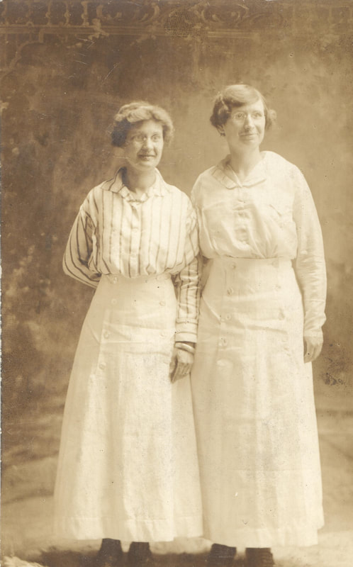 Pike County, Indiana, Greshom Shoulz Family, Women with Glasses Standing