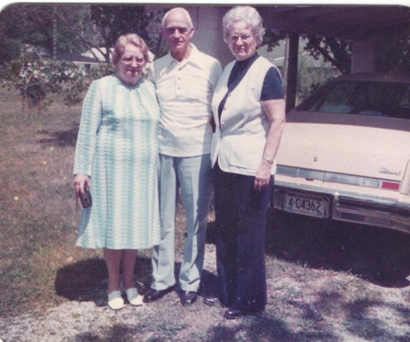 Pike County, Indiana, Unidentified Groups/Couples, Elderly People in Front of Car