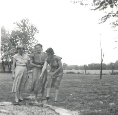 Pike County, Indiana, Judd Family, Women Looking at Ground, Zedith Judd 
